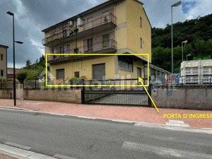 Imóvel comercial de 5 divisões em Poggibonsi, Italy N.º 268545