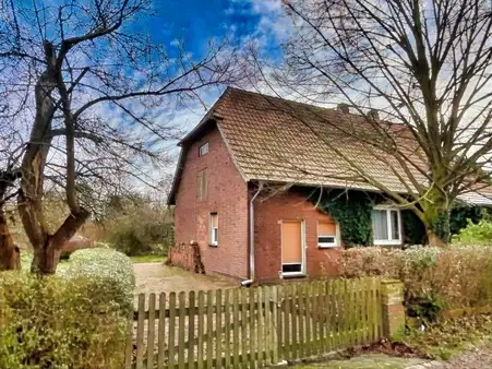 3 bedrooms Townhouse in Nienburg, Germany No. 151394