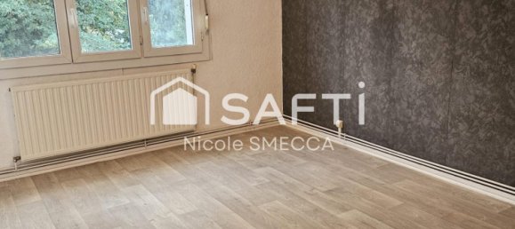 2 bedrooms Apartment in Joeuf, France No. 224110 3