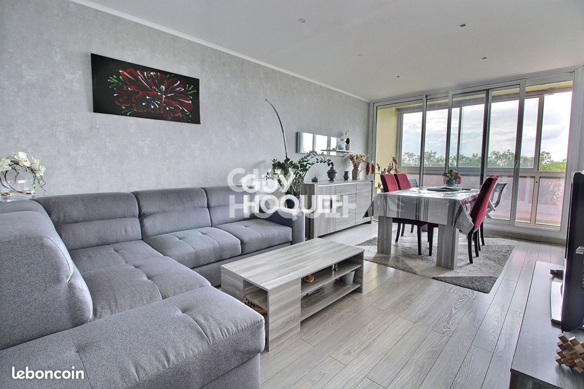 Apartamento de 2 dormitorios en Maurepas, France No. 327953