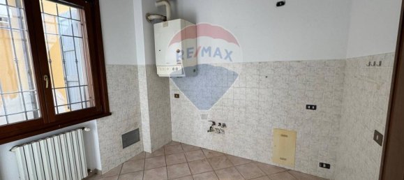 3 bedrooms House in Soragna, Italy No. 327918 10