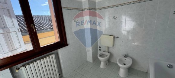 3 bedrooms House in Soragna, Italy No. 327918 21