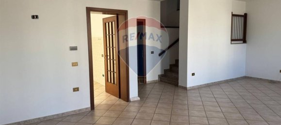 3 bedrooms House in Soragna, Italy No. 327918 5