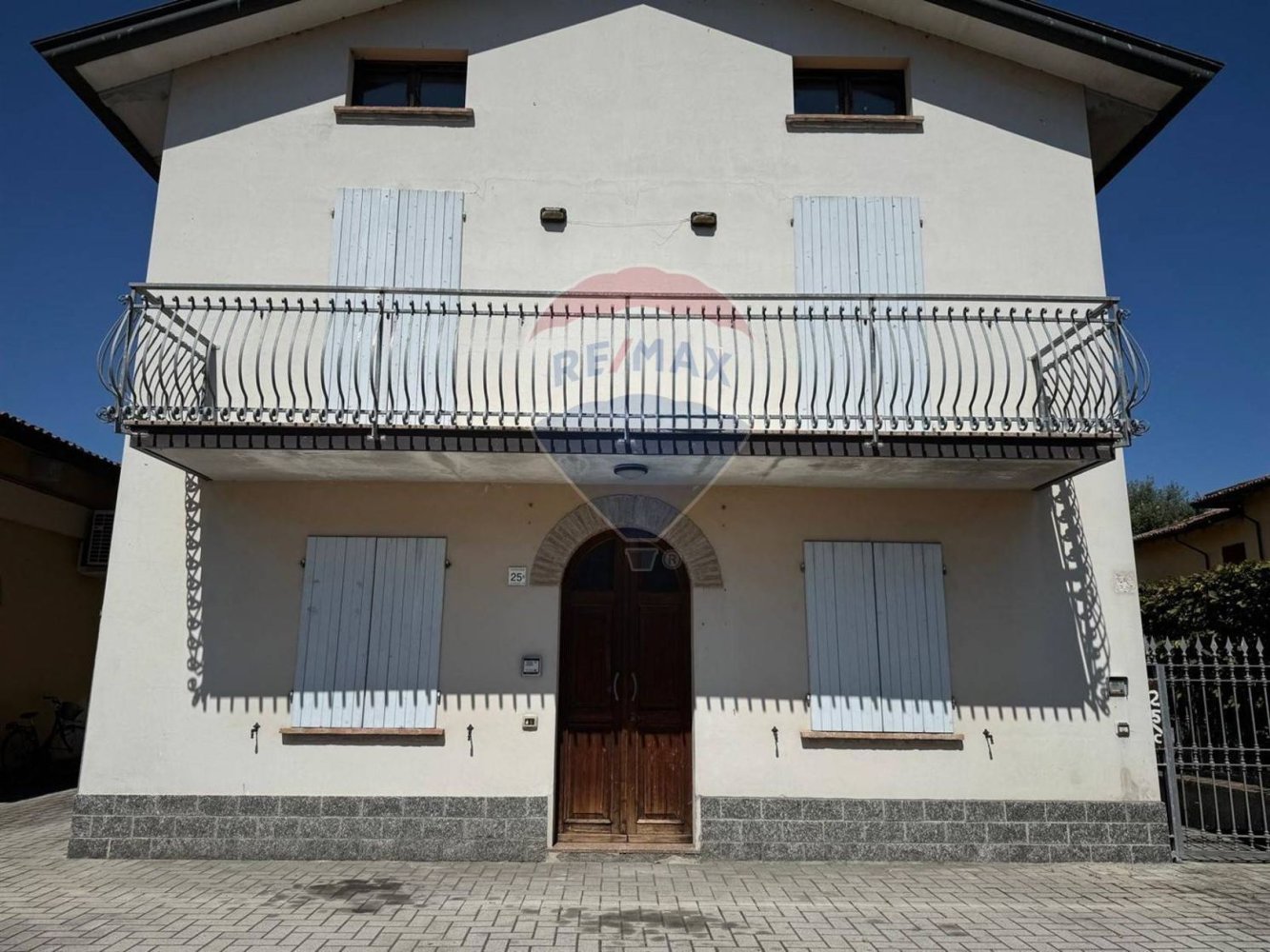 3 bedrooms House in Soragna, Italy No. 327918