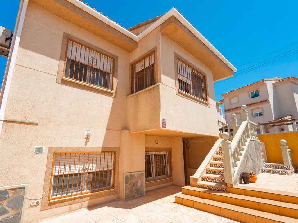 4 bedrooms Villa in Ciudad Quesada, Spain No. 176466