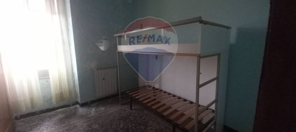 3 bedrooms Apartment in Genoa, Italy No. 31665 2