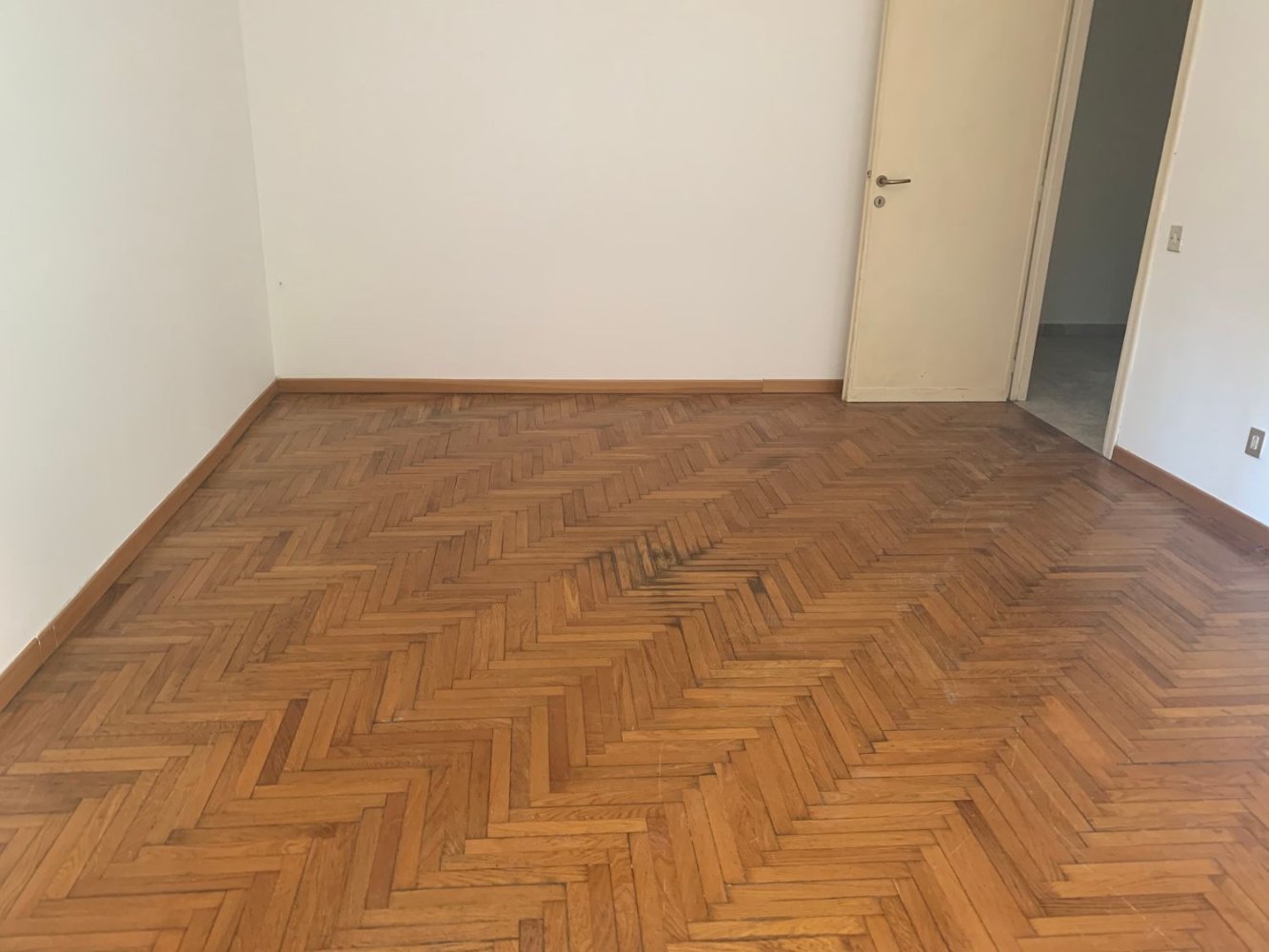 4غرفة شقة في Rome, Italy رقم 200192