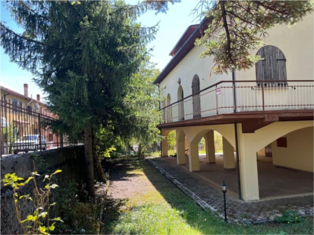 6 rooms House in Borgorose, Italy No. 105976