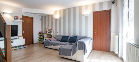 Casa de 2 dormitorios en Pozzo d'Adda, Italy No. 268586 6