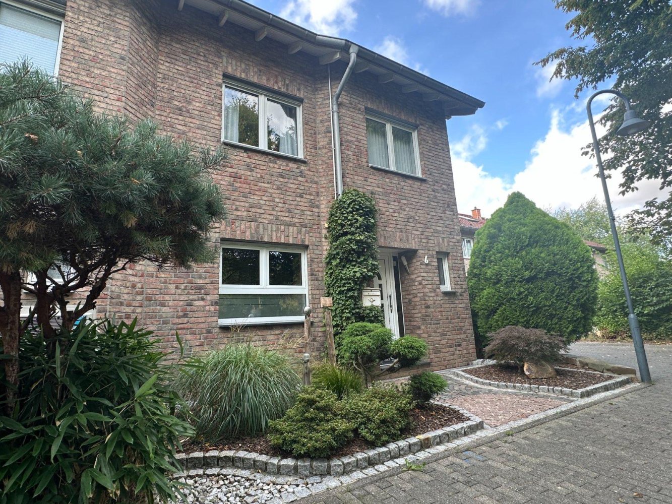 Таунхаус с 5 комнатами в Хайнсберг, Германия № 327436