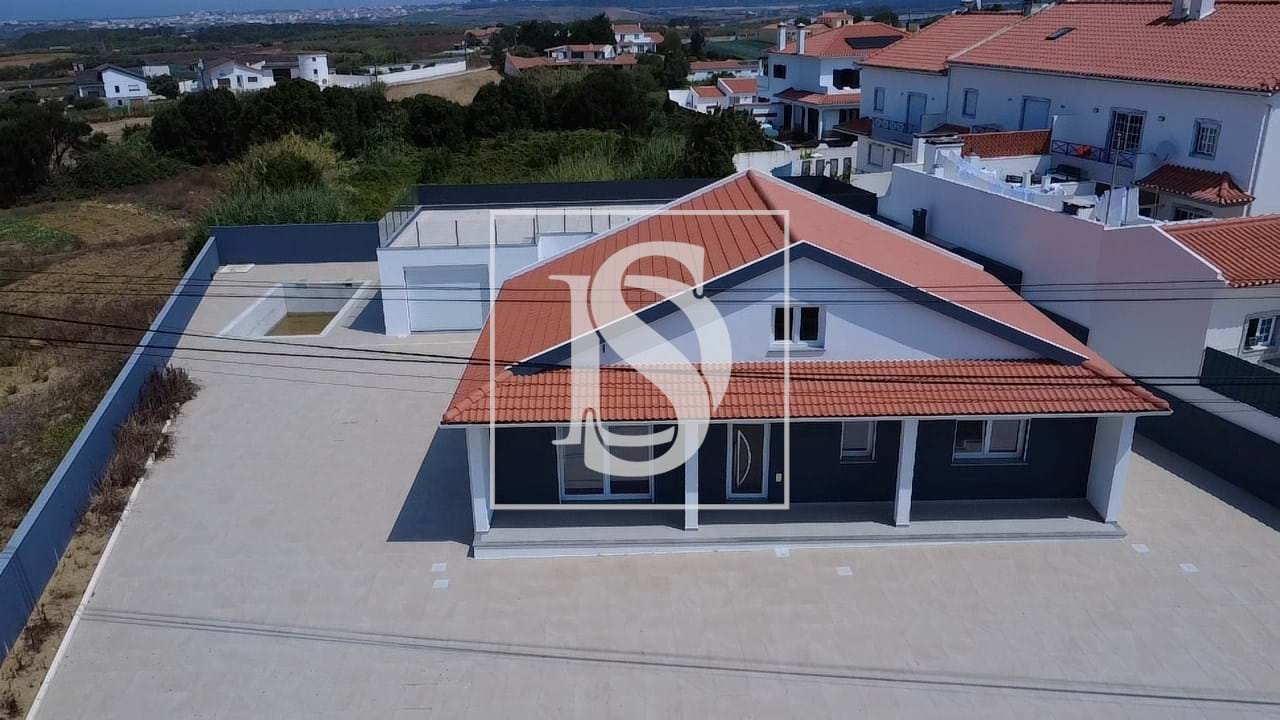 4 bedrooms Villa in Atouguia da Baleia, Portugal No. 253729