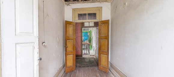 444m² Building in Porto, Portugal No. 120086 15