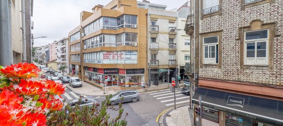 444m² Building in Porto, Portugal No. 120086 6