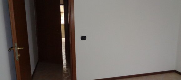 Studio à Milan, Italy No. 330321 15