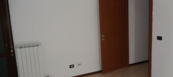 Studio à Milan, Italy No. 330321 17