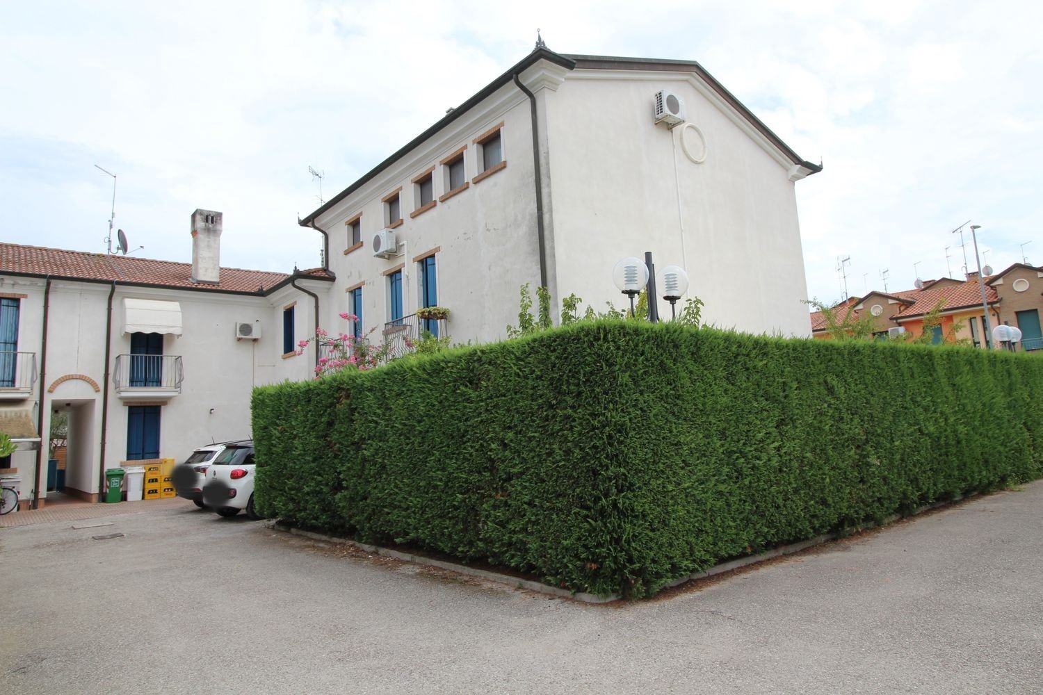 10 rooms House in Taglio di Po, Italy No. 111267