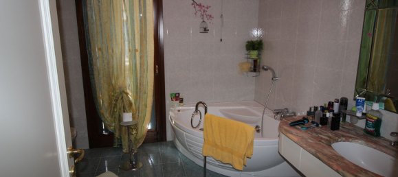 10 rooms House in Taglio di Po, Italy No. 111267 14