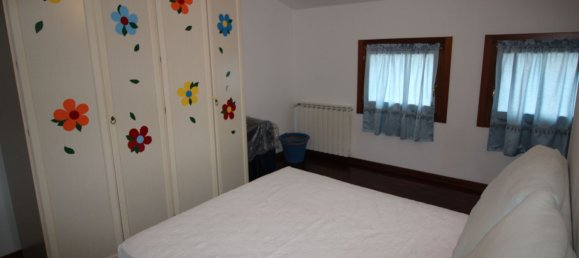 10 rooms House in Taglio di Po, Italy No. 111267 19