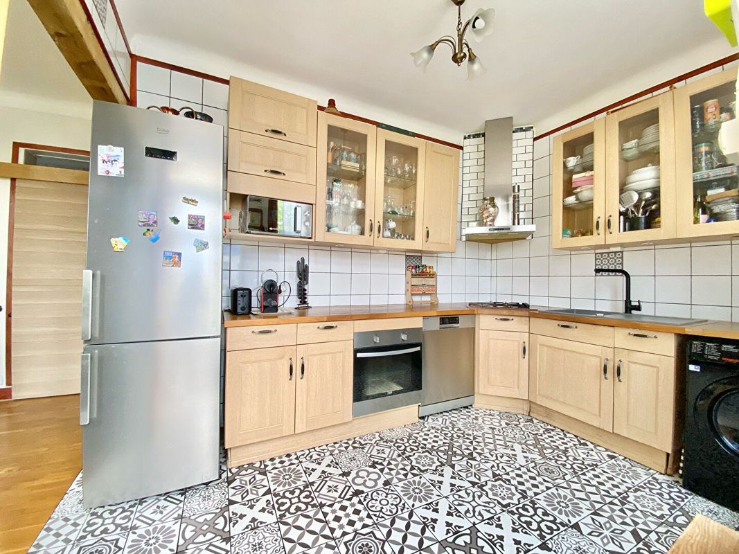 2 bedrooms House in Nanterre, France No. 181049