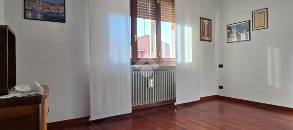 6 rooms House in Castel d'Azzano, Italy No. 15100 21