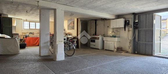 6 rooms House in Castel d'Azzano, Italy No. 15100 41