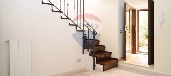 Дом с 5 комнатами в Энна, Италия № 131010 10