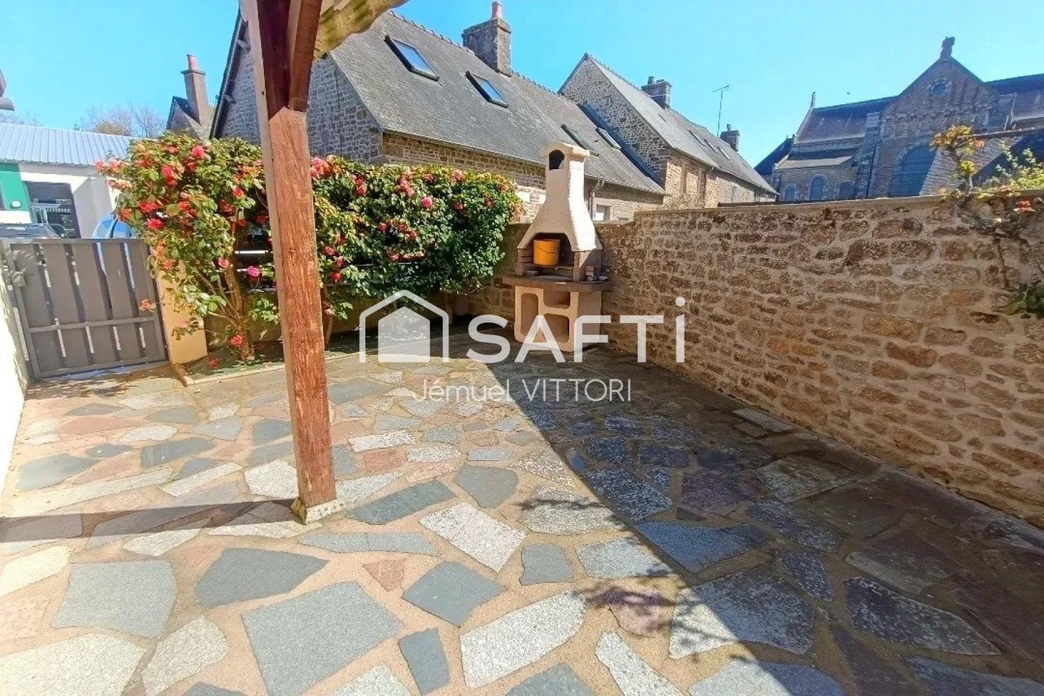 Casa de 4 dormitorios en Mayenne, France No. 285059