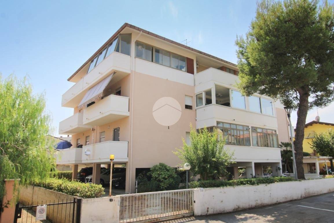 Квартира с 2 спальнями в Пинето, Италия № 345369