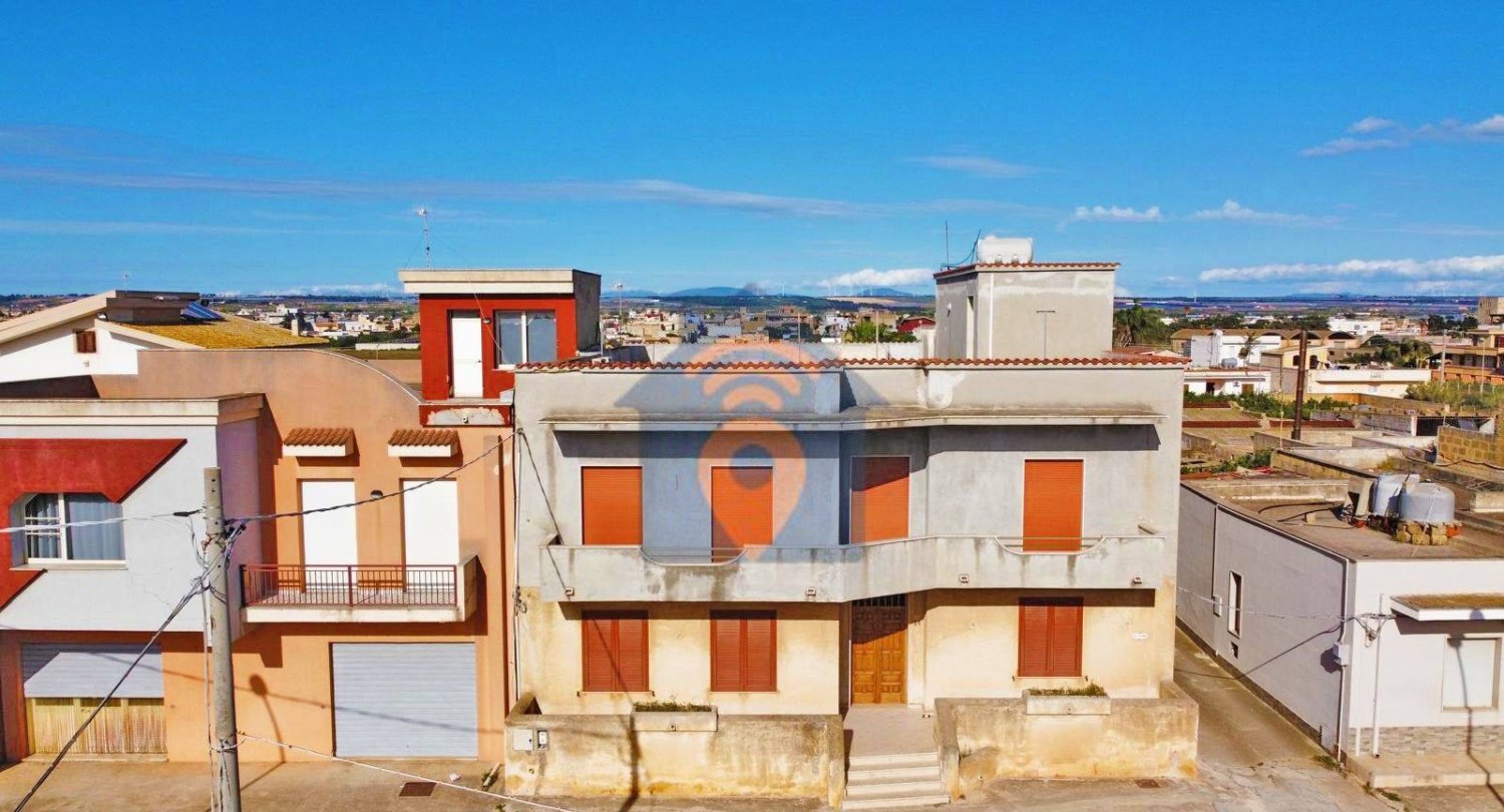 Дом с 4 спальнями в Петрозино, Италия № 154461