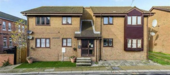 2 bedrooms Apartment in Cricklewood, United Kingdom No. 5728 2