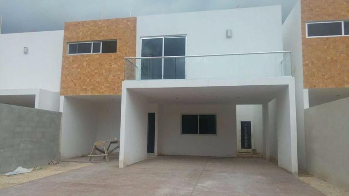 Casa de 3 dormitorios en Mérida, Mexico No. 33541