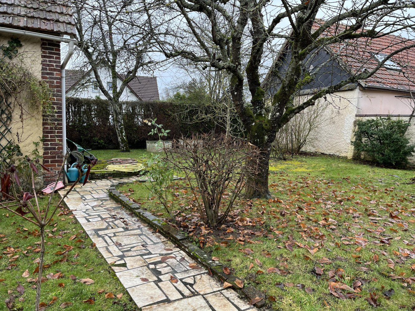 3 bedrooms House in Thivars, France No. 101023