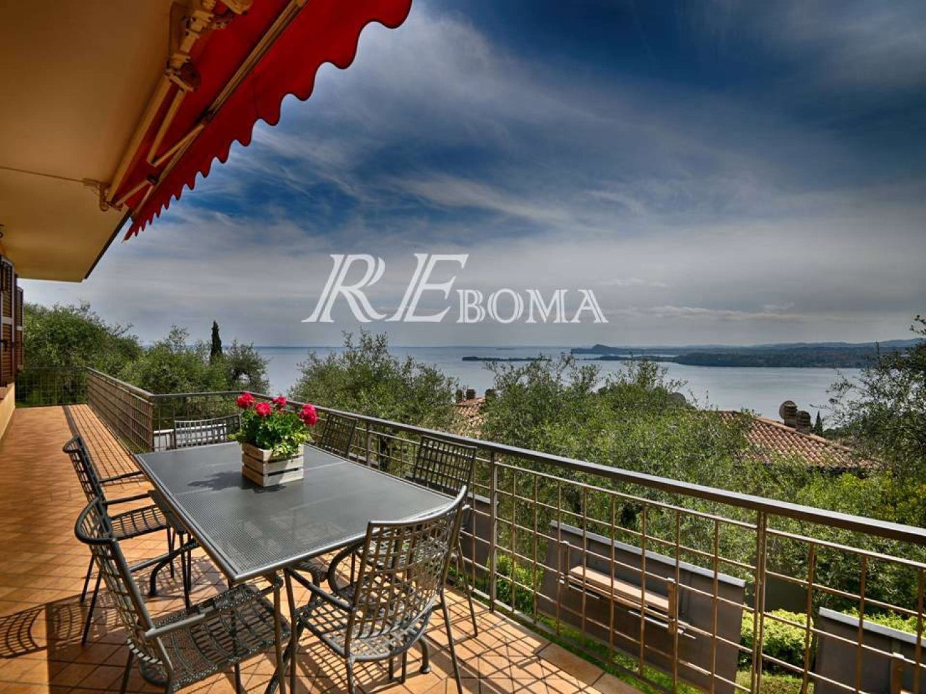Villa T4 em Gardone Riviera, Italy N.º 237184