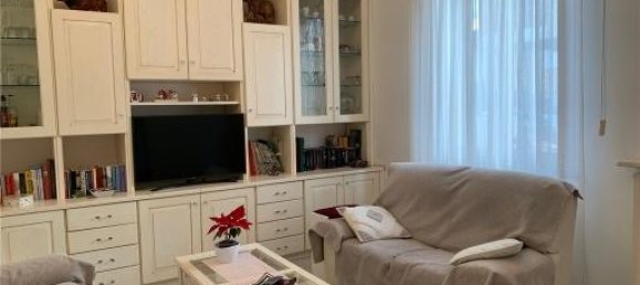 5 rooms House in Empoli, Italy No. 30628 2