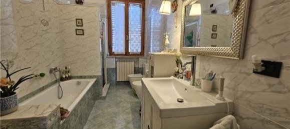 5 rooms House in Empoli, Italy No. 30628 19