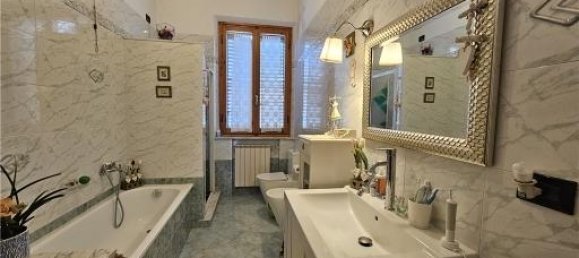 5 rooms House in Empoli, Italy No. 30628 18