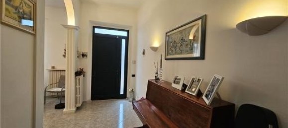 5 rooms House in Empoli, Italy No. 30628 4