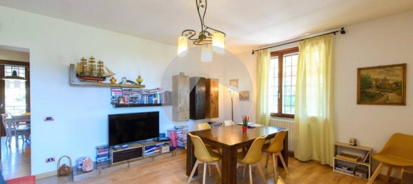 2 bedrooms Villa in Reggio Emilia, Italy No. 330310 4