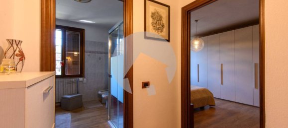 2 bedrooms Villa in Reggio Emilia, Italy No. 330310 16
