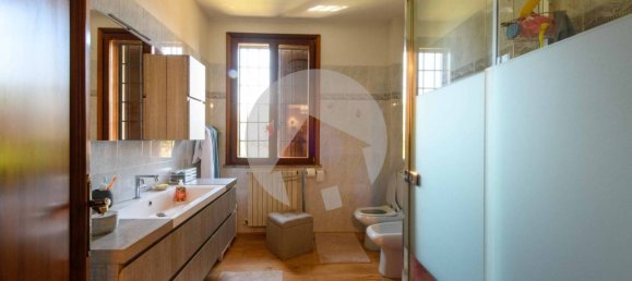 2 bedrooms Villa in Reggio Emilia, Italy No. 330310 17