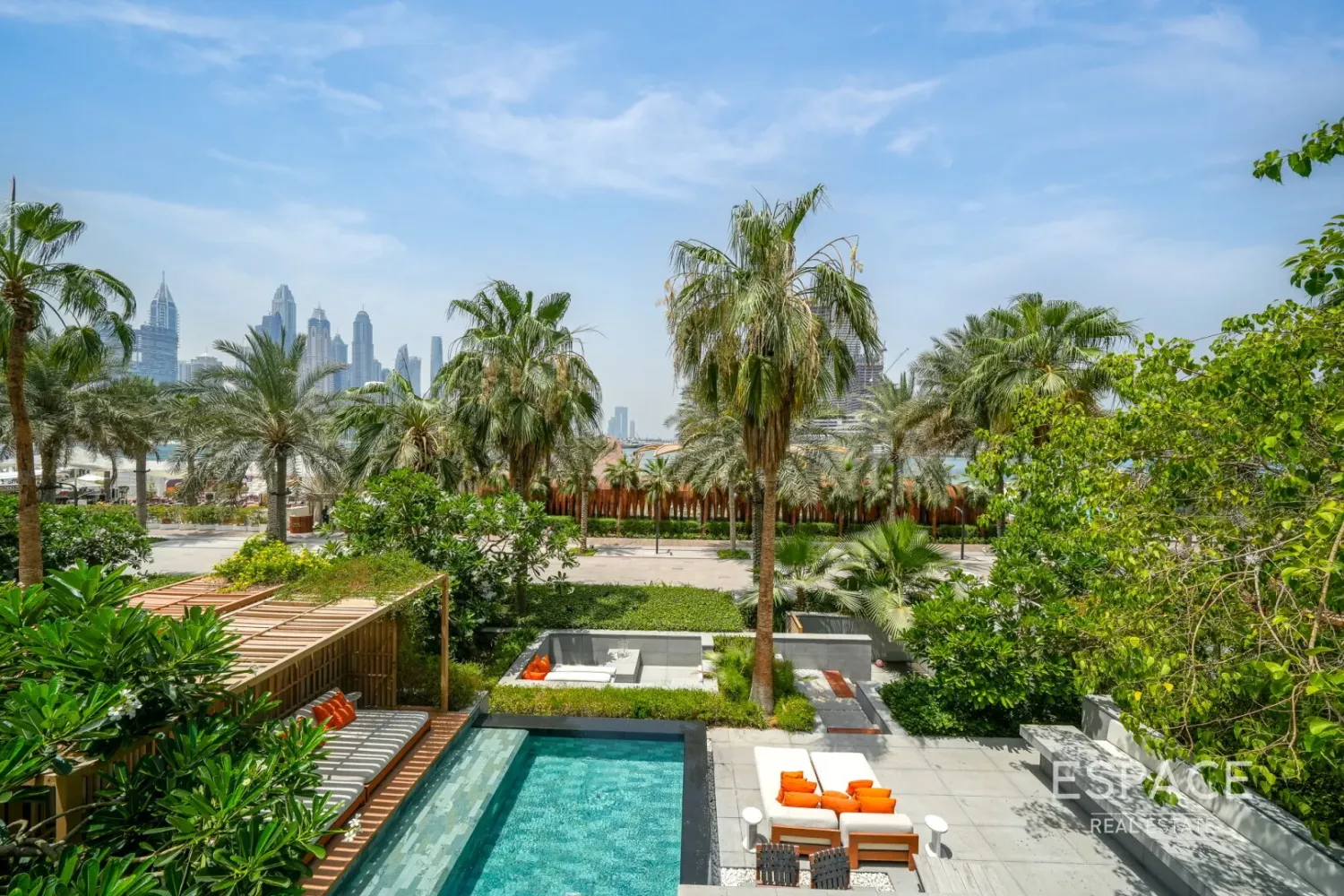 5 bedrooms Villa in Palm Jumeirah, UAE No. 105912