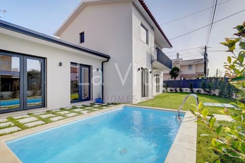 Casa de 4 dormitorios en Cascais, Portugal No. 350555