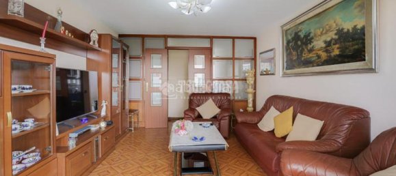 3 Schlafzimmer Wohnung in L'Hospitalet de Llobregat, Spain, Nr. 169607 2