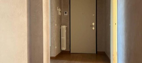 4-salle Appartement à Gallarate, Italy No. 28196 4