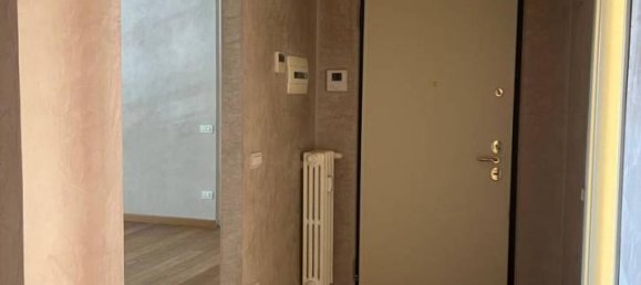 4-salle Appartement à Gallarate, Italy No. 28196 3