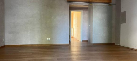 4-salle Appartement à Gallarate, Italy No. 28196 7