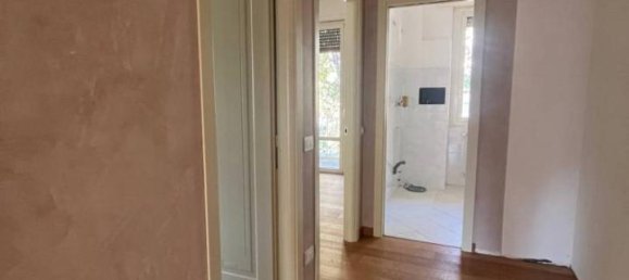 4-salle Appartement à Gallarate, Italy No. 28196 15