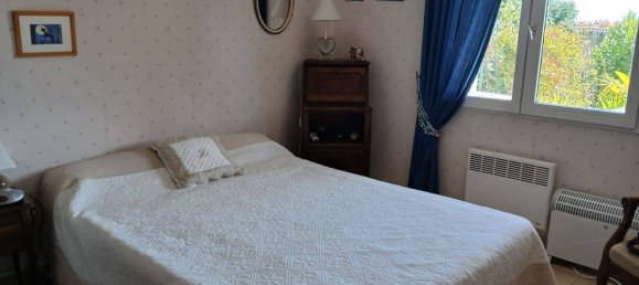 3 bedrooms House in Saint-Raphael, France No. 329032 8