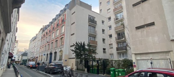  Parking in Paris, France No. 162386 3