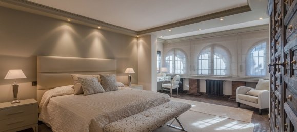 4 bedrooms Villa in Marbella, Spain No. 52950 10